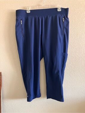 Chico’s Zenergy Navy Blue Capri Pants Size 2P US Large Zip Pocket Athleisure